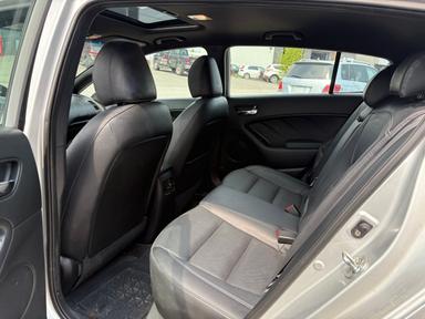 Kia Forte 5-Door 2016 - Thumbnail 11