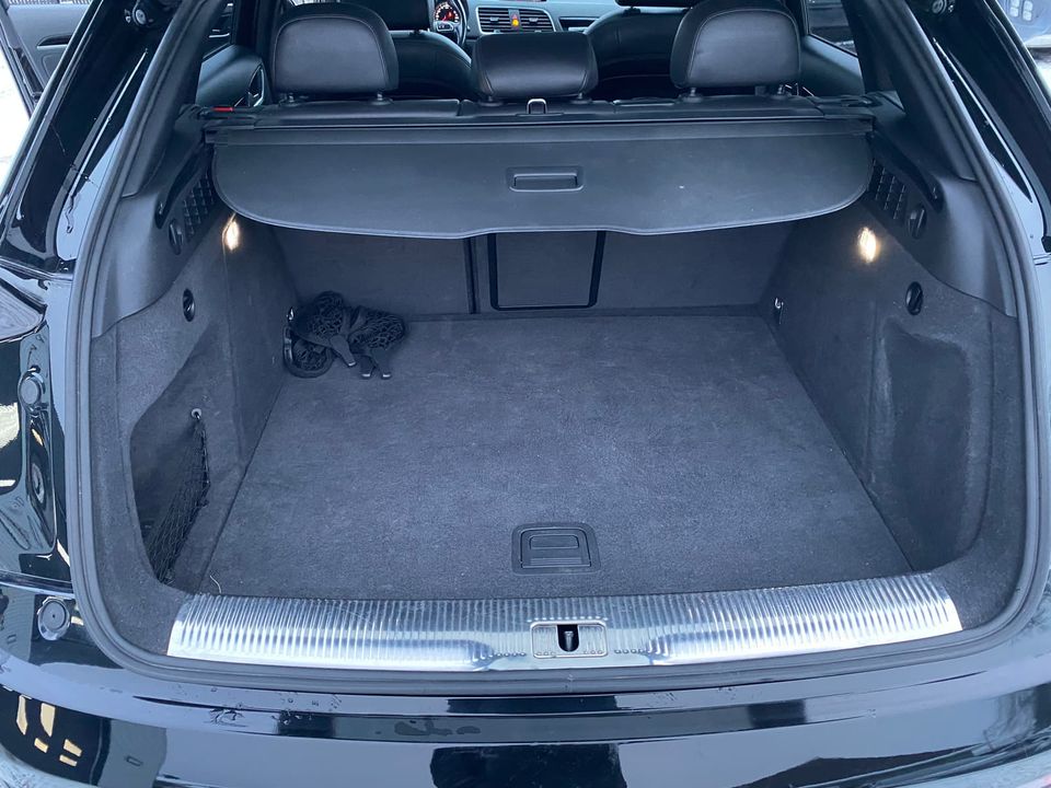 Audi Q3 2018 - Image 12